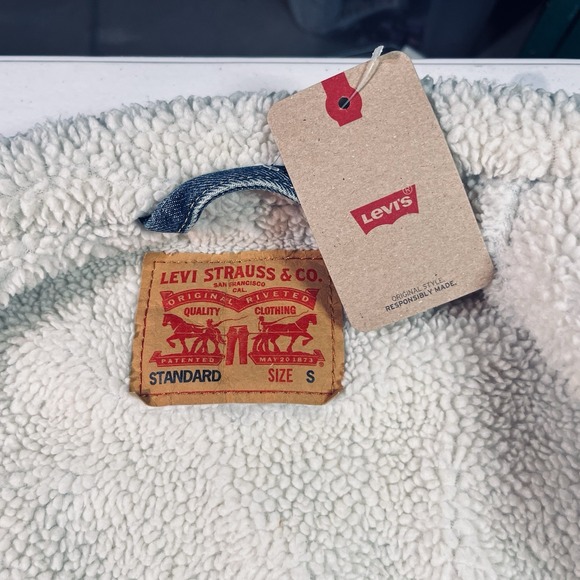 NWT Levis Mens Sherpa Jacket Denim Trucker Jacket Light Wash 163650044 Small - Picture 6 of 11